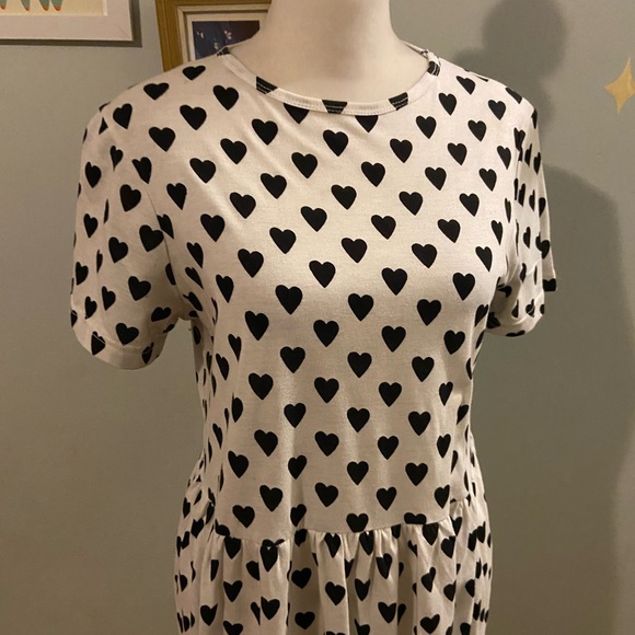 White smock babydoll asos dress with black heart pattern by Daisy Street size 4 - Picture 1 of 8